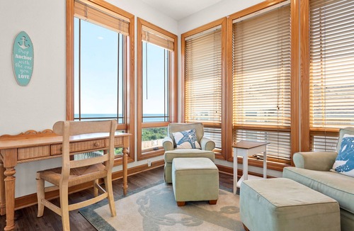 Pine Island House | La Fleur de Mer: Oceanfront, Pool, Spa, Rec Room