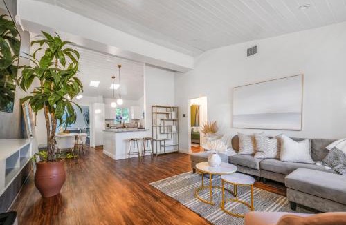 Miami Shores Villa | La Playita 4-BR Heated Pool Miami 16 Guests