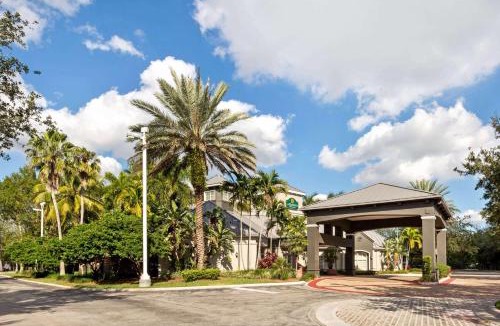 Plantation Hotel | La Quinta by Wyndham Ft. Lauderdale Plantation