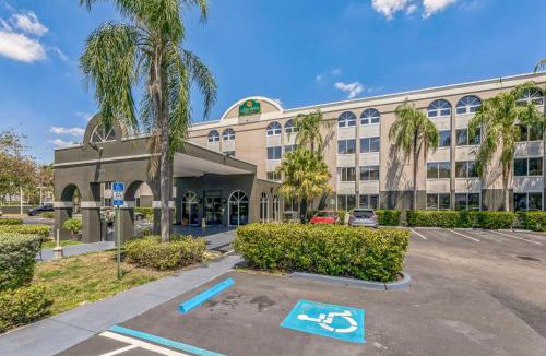 Miami Lakes Hotel | La Quinta by Wyndham Miami Lakes