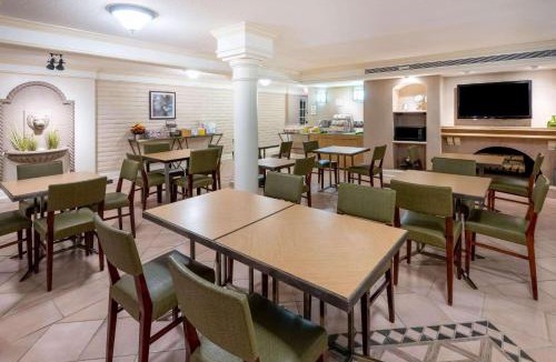 Deerfield Beach Hotel | La Quinta East Deerfield Beach - Boca Raton