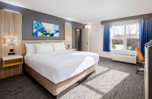 California Hotel | La Quinta Inn & Suites by Wyndham Lexington Park - Patuxent