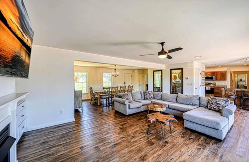 Mineral House | Lake Anna Lakefront | Hot Tub, Boat Dock, Beach