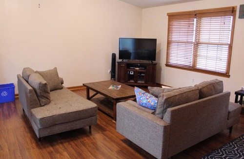 Blue Water House | Lake Anna Woodside Retreat - sleeps 4 adults and 2 children