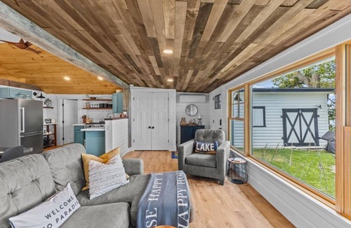 Swanton Cottage | Lake Champlain-Waterfront, Fishing Dock, Mooring, Sunset, Kayak & Paddle Boards!