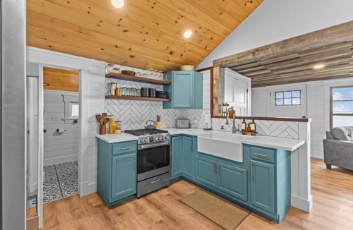 Swanton Cottage | Lake Champlain-Waterfront, Fishing Dock, Mooring, Sunset, Kayak & Paddle Boards!