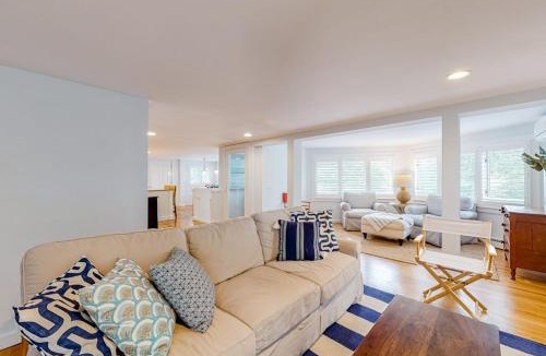 West Hyannisport House | Lake Elizabeth Terrace