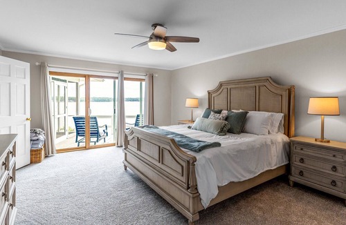 Norwood House | Lake Front Luxury