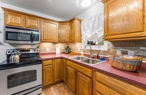 Windwood Coves House | Lake Getaway (paddle boards included)