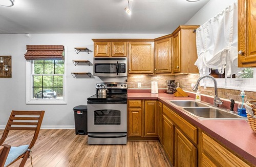 Windwood Coves House | Lake Getaway (paddle boards included)