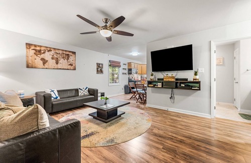 Windwood Coves House | Lake Getaway (paddle boards included)