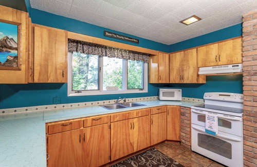 Bigfork House | Lake house w/private dock, balcony, fire pit & gorgeous views - Echo Lake Hideaway