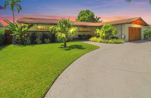 Miami Lakes House | Lake house with hot tub! Sunrise and sunset views!