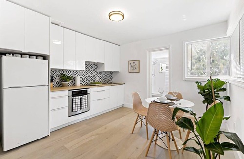Lake Ridge Apartment | Lake Ridge Studio: Pet-Friendly w/Free Parking