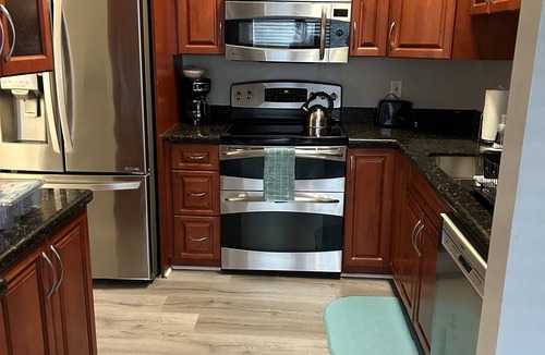 Pembroke Pines House | Lake View Home, just a few minutes away from the Hard Rock Guitar Hotel & Casino
