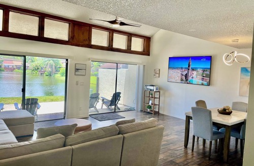 Miramar House | Lakefront 3BR/3BA Townhome, Near Hard Rock Stadium & Beaches