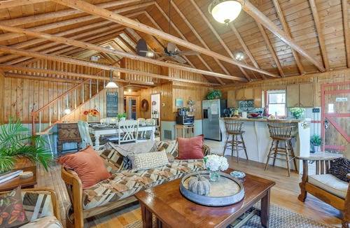 Chesapeake Ranch Estates-Drum Point House | Lakefront Cabin near Solomons Island w/Hot Tub