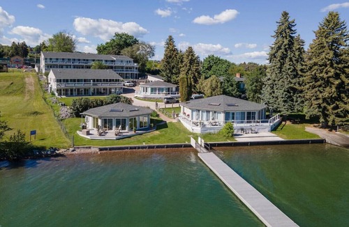 Polson Cottage | Lakefront Cottage! Day dock! Free WIFI! Gym Onsite