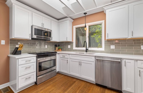 Roanoke Rapids House | Lakefront home: Hot Tub, Kayaks, Firepit, Dock