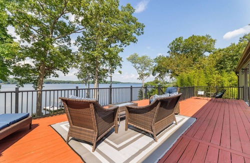 Roanoke Rapids House | Lakefront home: Hot Tub, Kayaks, Firepit, Dock