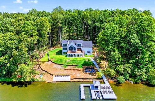 Bumpass House | Lakefront Lake Anna, Beach, Dock, Views