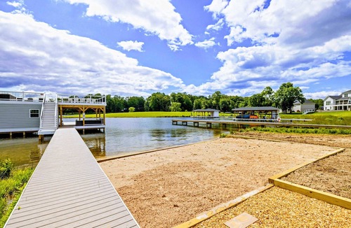 Mineral House | Lakefront Lake Anna, Dock, & Swim Spa