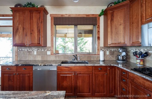 Marion Cabin | Lakefront Luxury Lodge HOT TUB, WATERSLIDE