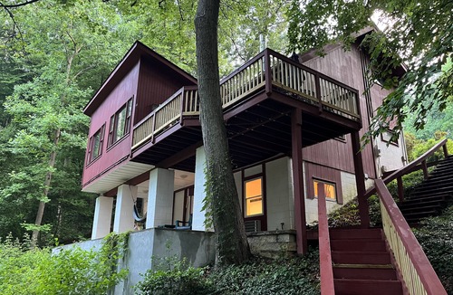 Montross House | Lakefront/Private Cove, Hot Tub, Boats, Woods, & 3 Beaches