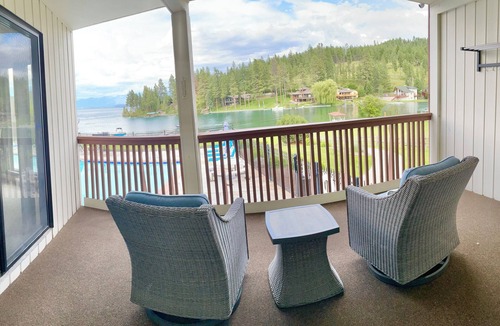 Lakeside Condo | Lakeside Condo #204-35 2BDR 4Beds heated pool, 24/7 inground spa, docks