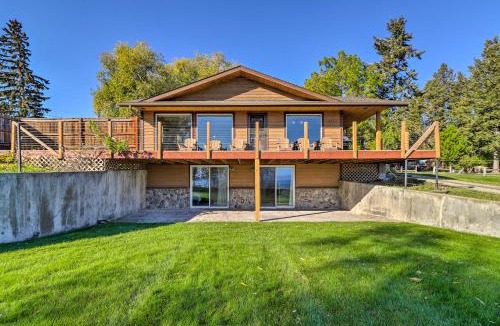 Lakeside House | Lakeside Home w/Beach ~ 14 Mi to Ski Area!