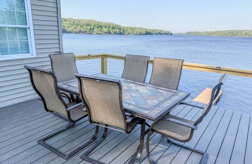 Hammond Cabin | Lakeside Lodge on Black Lake
