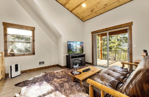 Bigfork House | Lakeview Cabin, Lake and Mountain views