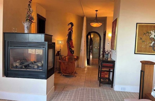 Polson House | Lakeview Master Suite Like Luxury and Elegant Oriental Accents