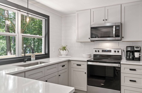 Blue Water House | Lakeview Retreat!