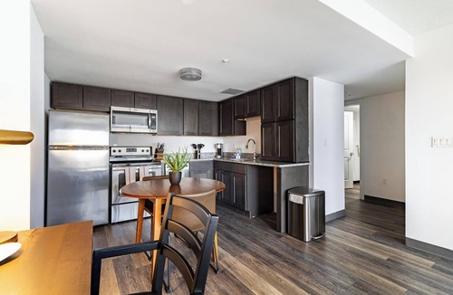Downtown Hartford Apartment | Landing | Amazing 1BD, Yoga Studio, Pool