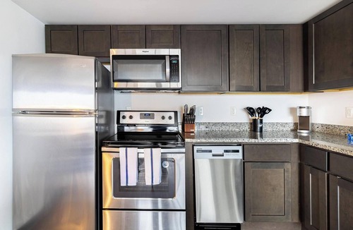 Downtown Hartford Apartment | Landing | Amazing 1BD, Yoga Studio, Pool
