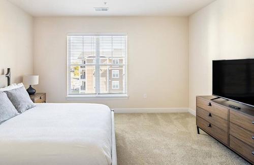 Fredericksburg Apartment | Landing at Abberly at Southpoint - 2 Bedrooms in Leavells