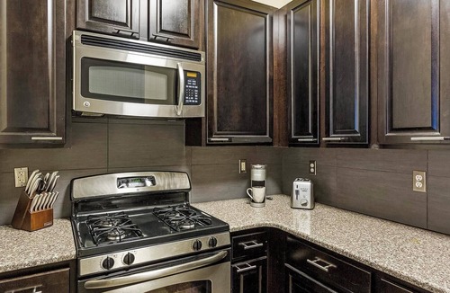 Norristown Apartment | Landing | Beautiful 2BD, Pool, Clubhouse