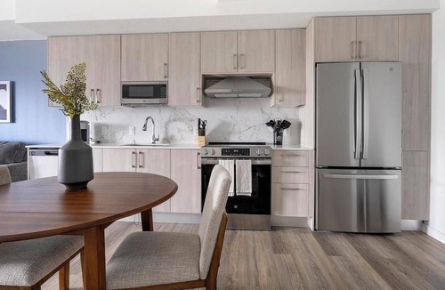 Overtown Apartment | Landing | Beautiful 1BD, Pool