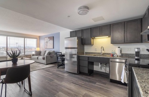 Downtown Hartford Apartment | Landing | Beautiful 1BD, Game Room, Gym