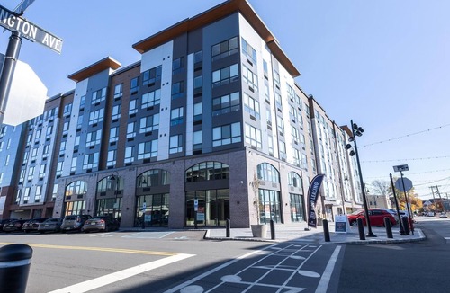 Carteret Apartment | Landing | Beautiful 1BD, Gym, Rooftop Lounge