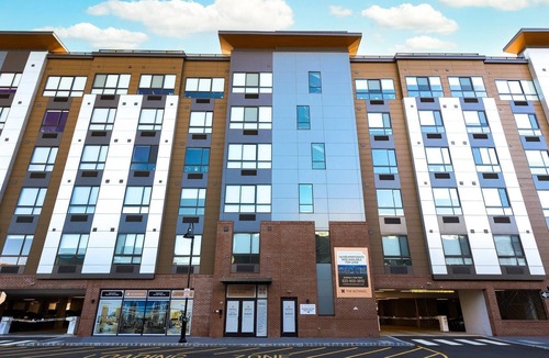 Carteret Apartment | Landing | Beautiful 1BD, Gym, Rooftop Lounge