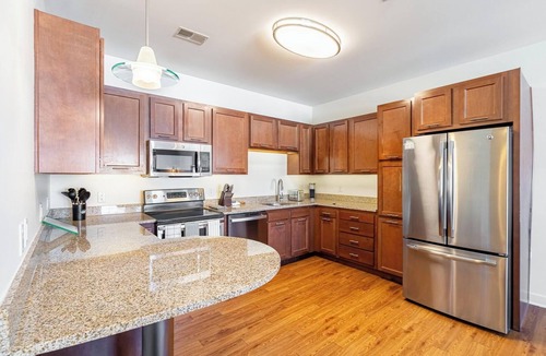 Albany Apartment | Landing | Beautiful 2BD, Gym
