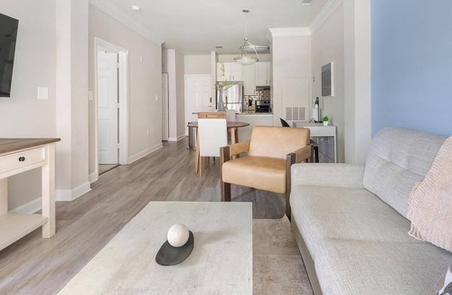 Town Center Apartment | Landing | Chic 1BD, Courtyard, Gym