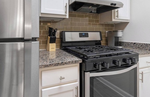 Town Center Apartment | Landing | Chic 1BD, Courtyard, Gym