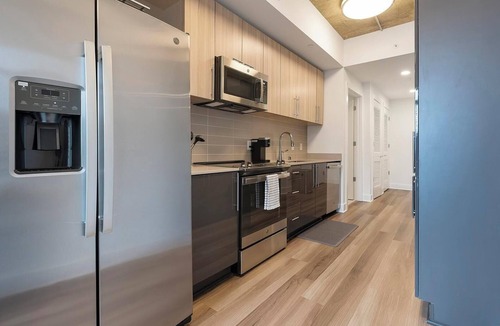 Baileys Crossroads Apartment | Landing | Chic 1BD, Game Room, Gym