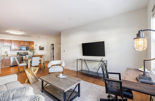 Albany Apartment | Landing | Chic 1BD, Gym