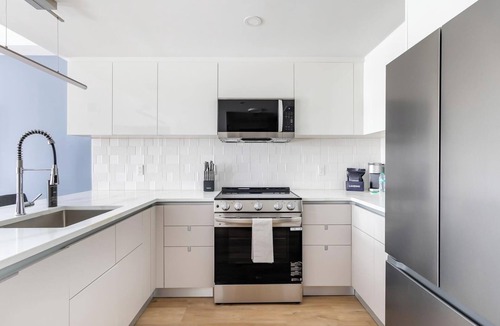 Hackensack Apartment | Landing | Chic 1BD, Rooftop Lounge, Game Room