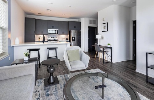 Coraopolis Apartment | Landing | Chic 2BD, Gym, Clubhouse