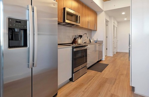 Baileys Crossroads Apartment | Landing | Modern 1BD, Gym, Game Room